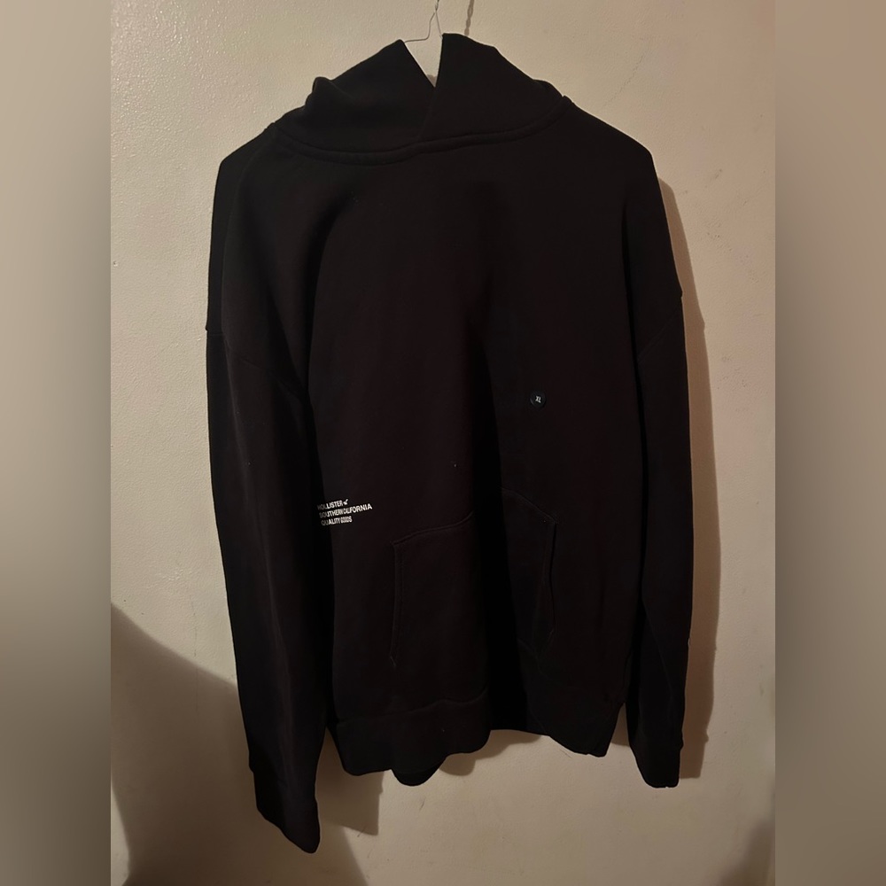 New Hollister Co. Men's Black and White Hoodie
Size XL